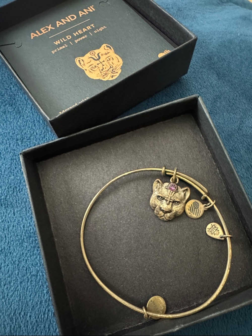 Wild Heart Cat Bangle